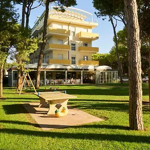 **** Apartmanhotel La Pineta Olaszország