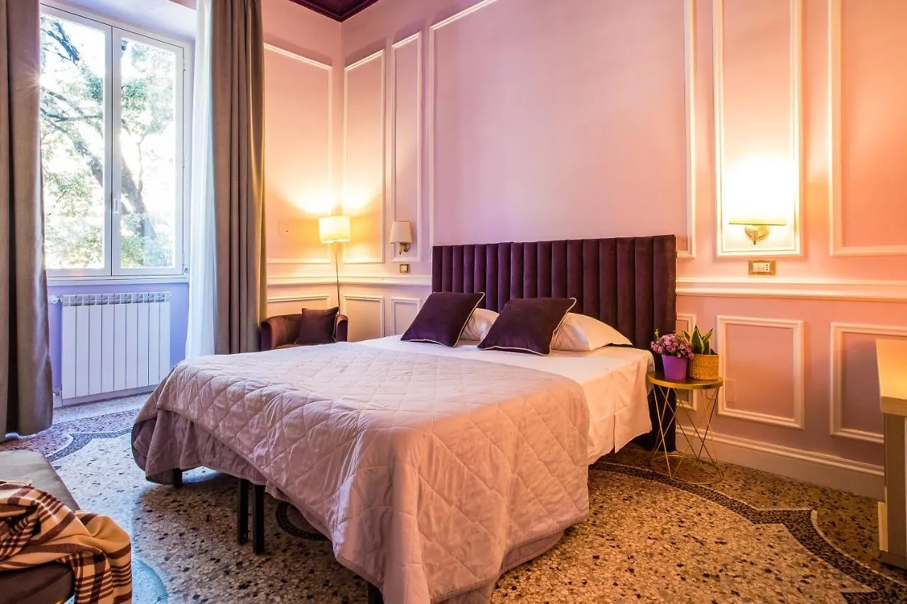 Panzió Hold Rome - Luxury Suites