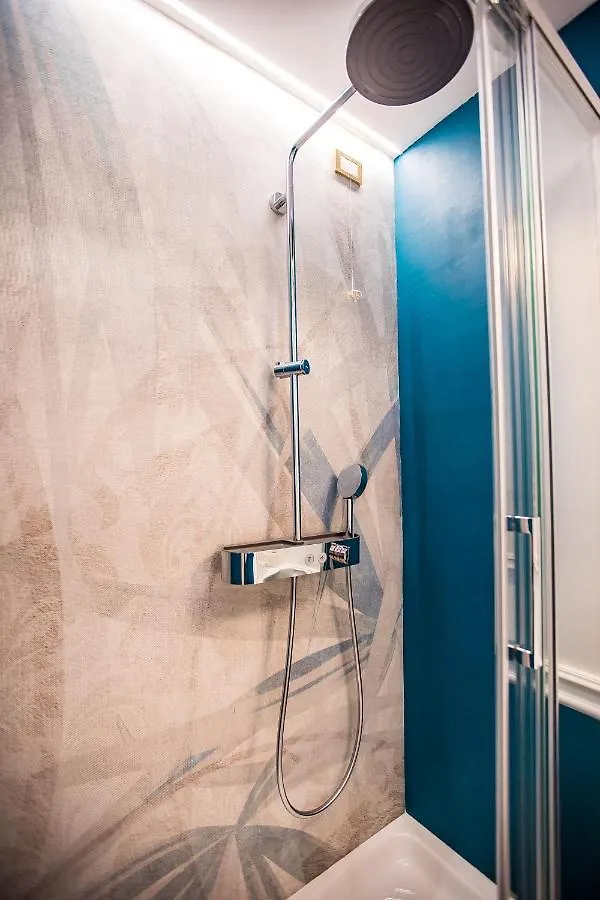 Panzió Hold Rome - Luxury Suites