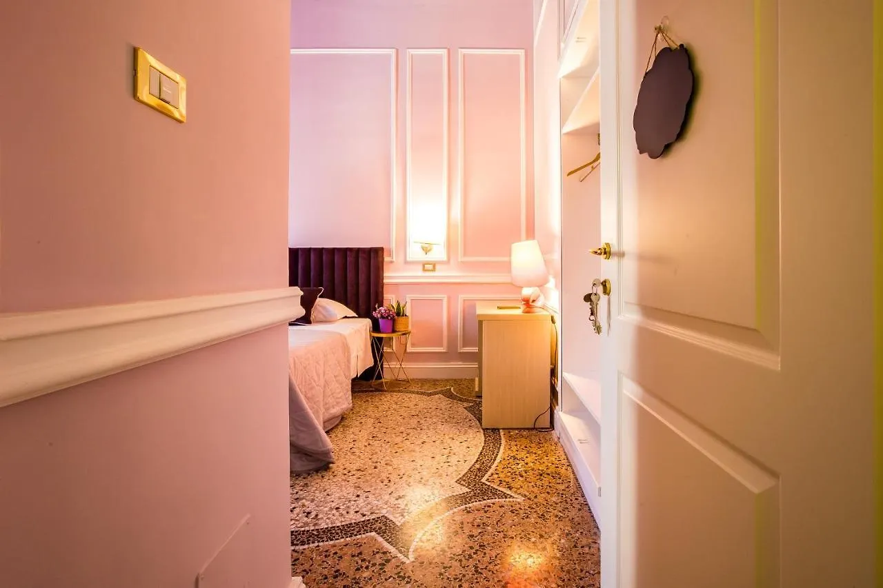 Hold Rome - Luxury Suites Itálie