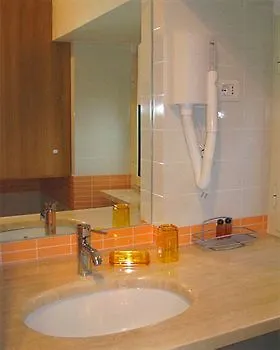 Hold Rome - Luxury Suites Bed & Breakfast