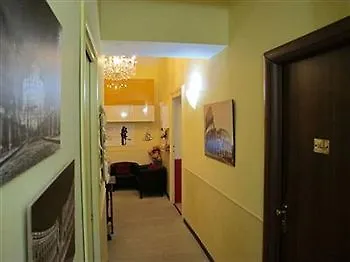 Hold Rome - Luxury Suites 2*,
