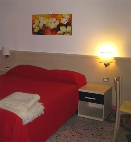 Panzió Hold Rome - Luxury Suites