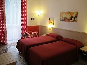 Hold Rome - Luxury Suites Bed & Breakfast