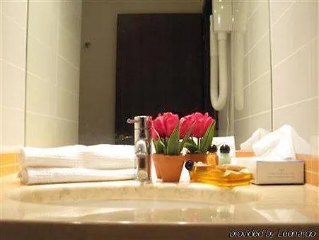 Hold Rome - Luxury Suites 2*,